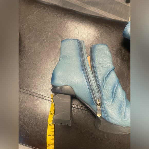 L'Artiste Spring Step Artsy Blue Leather Shooties Unique Booties Womens Size 40 - Picture 9 of 9